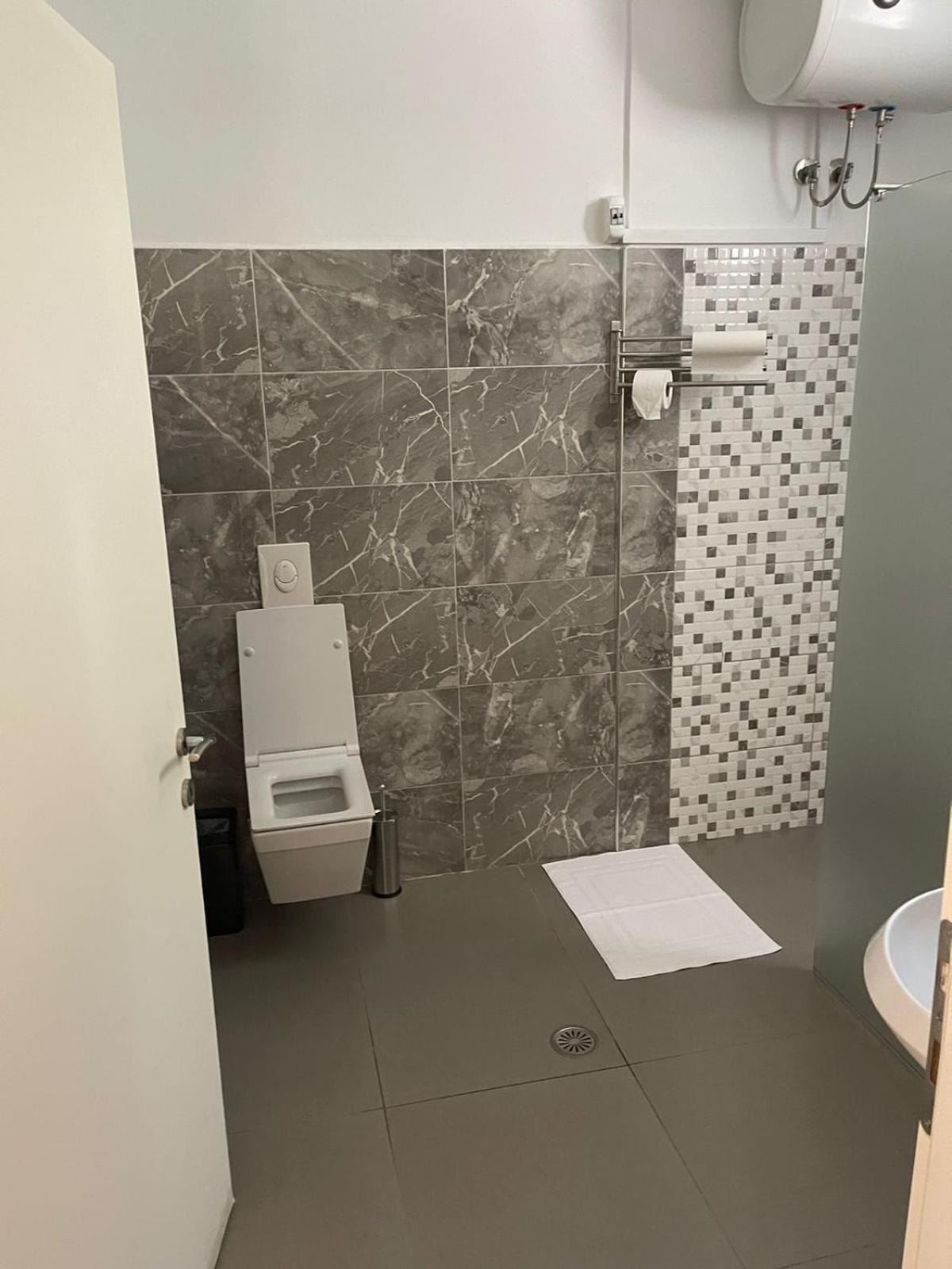 Aries Apartments Sarandë Eksteriør billede