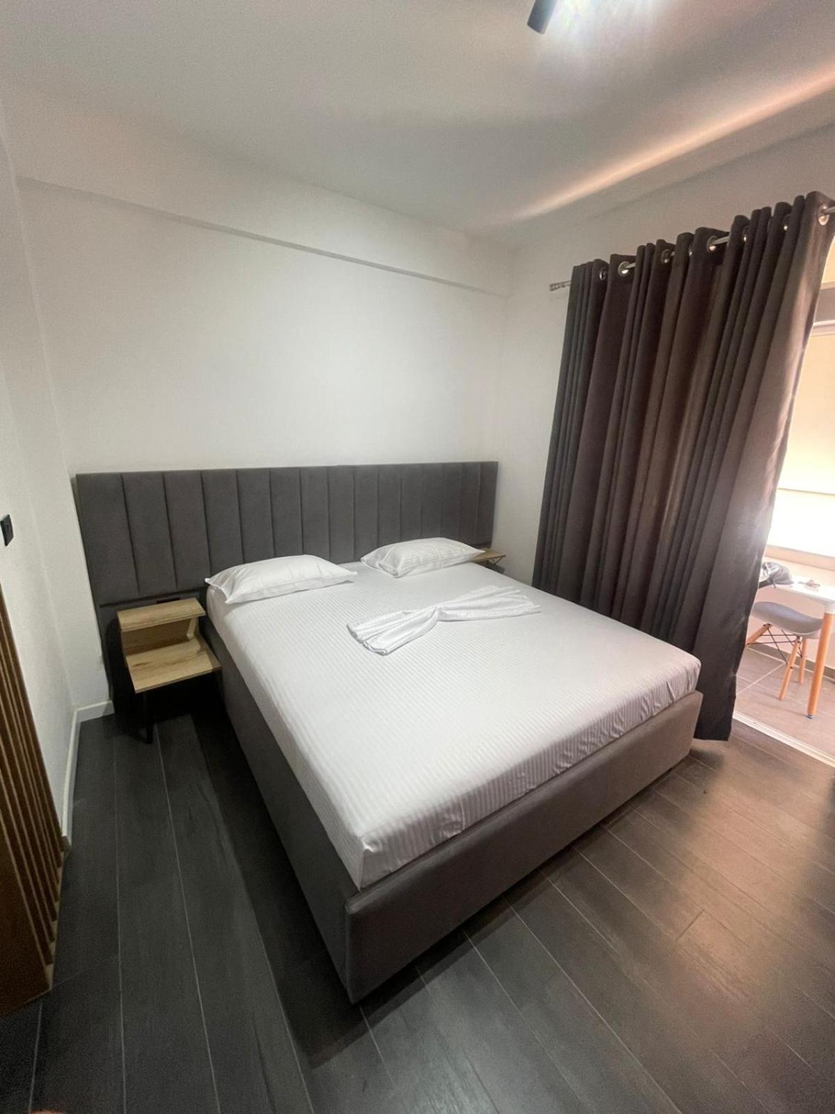 Aries Apartments Sarandë Eksteriør billede