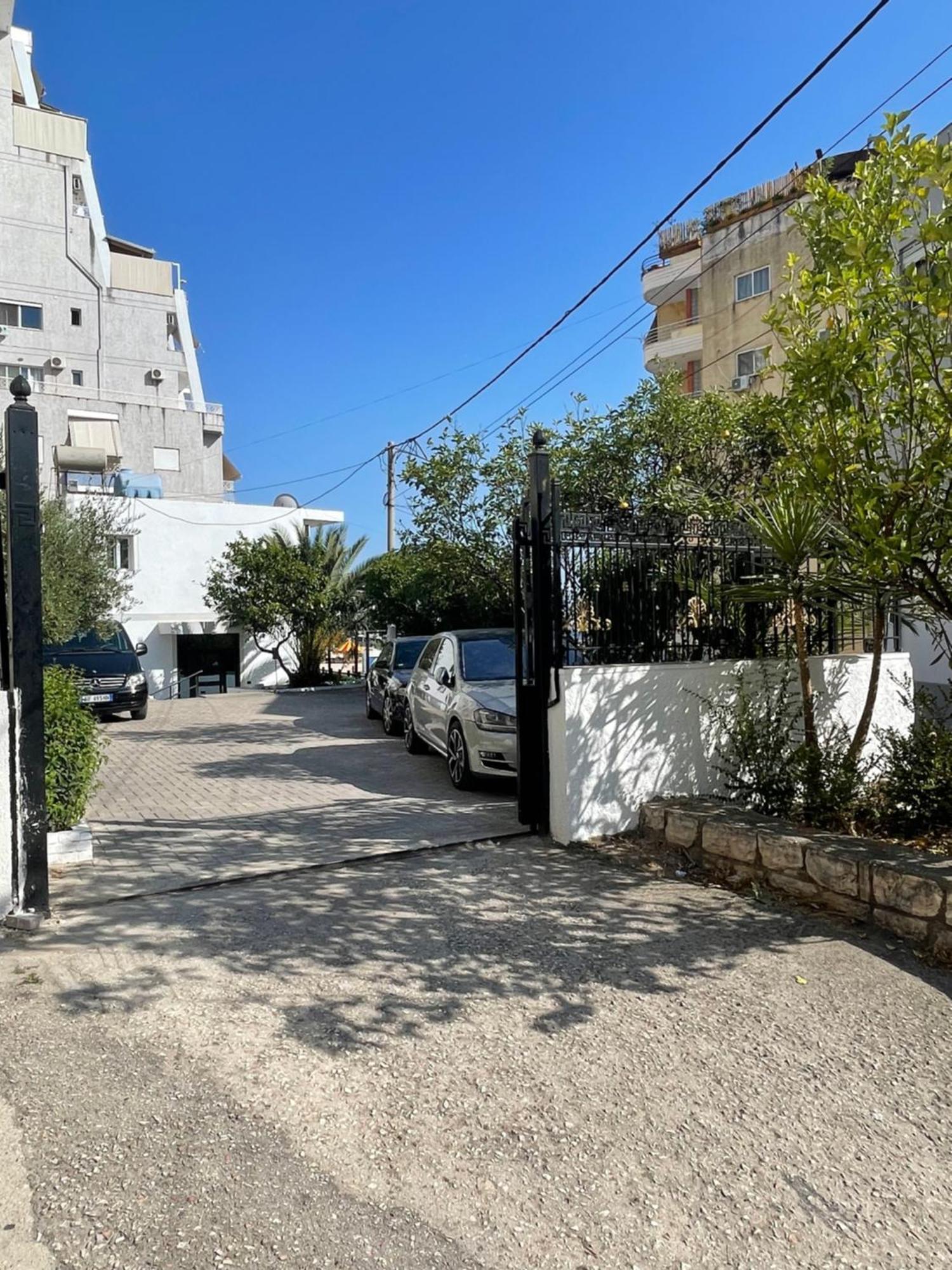 Aries Apartments Sarandë Eksteriør billede