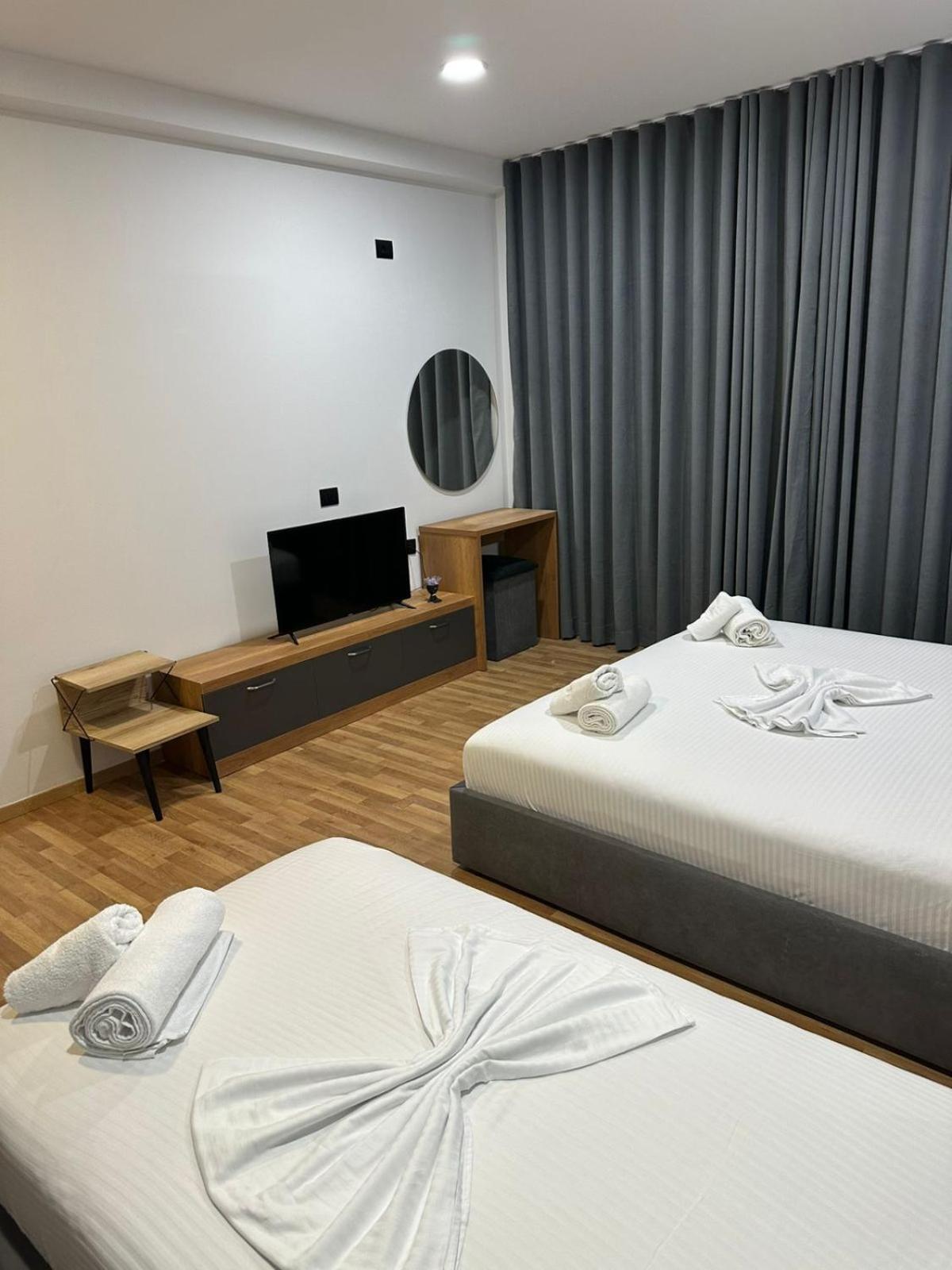 Aries Apartments Sarandë Eksteriør billede